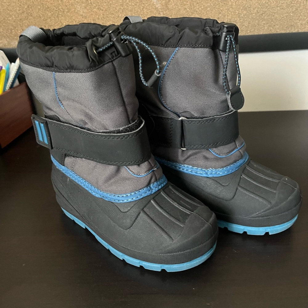 Kids Winter Boots - Black and Blue Cat and Jack size 13 for boys